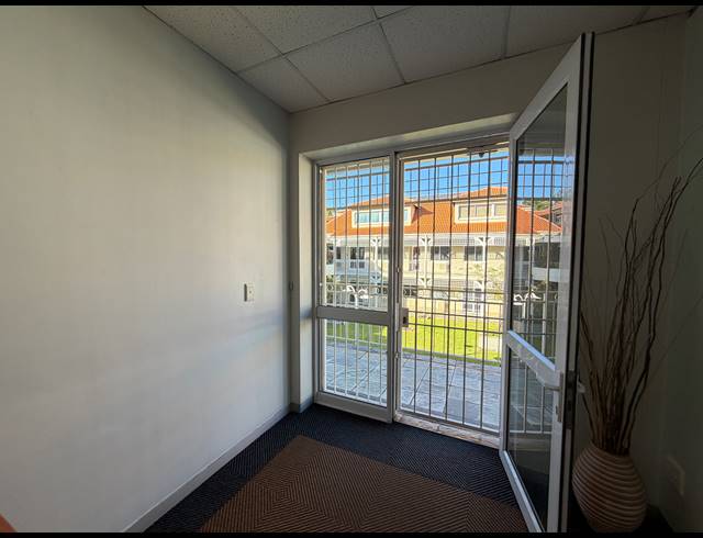 97M² OFFICE FOR SALE IN WOODMEAD